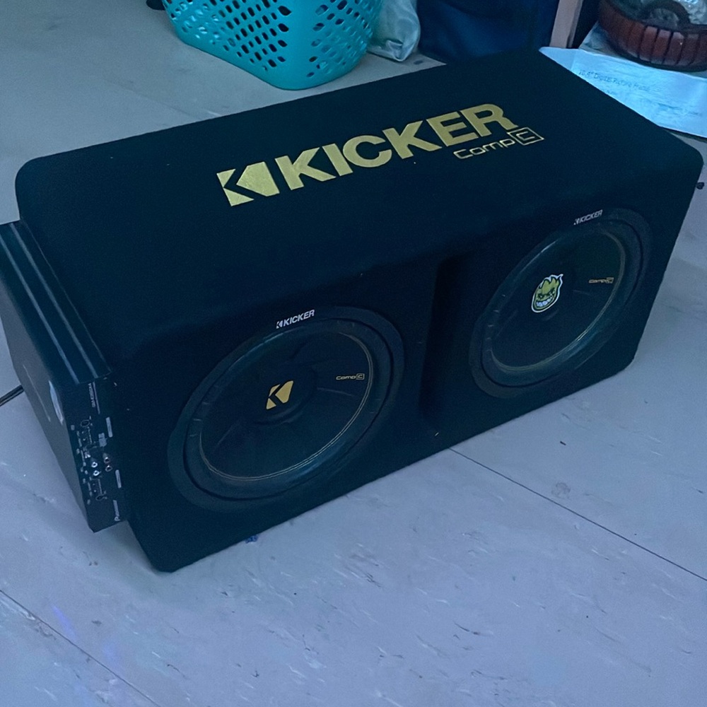 Kicker Comp-C 12” 600w subwoofers
